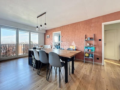 Appartement - 82 m² - 3 pièces