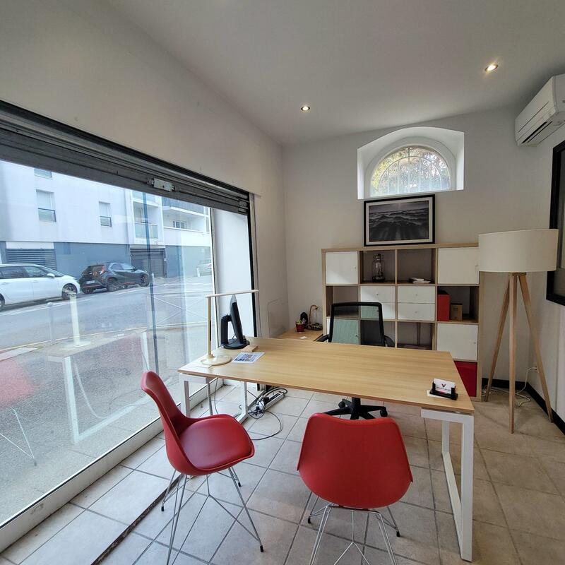 Bureau - 50 m² - 4 pièces