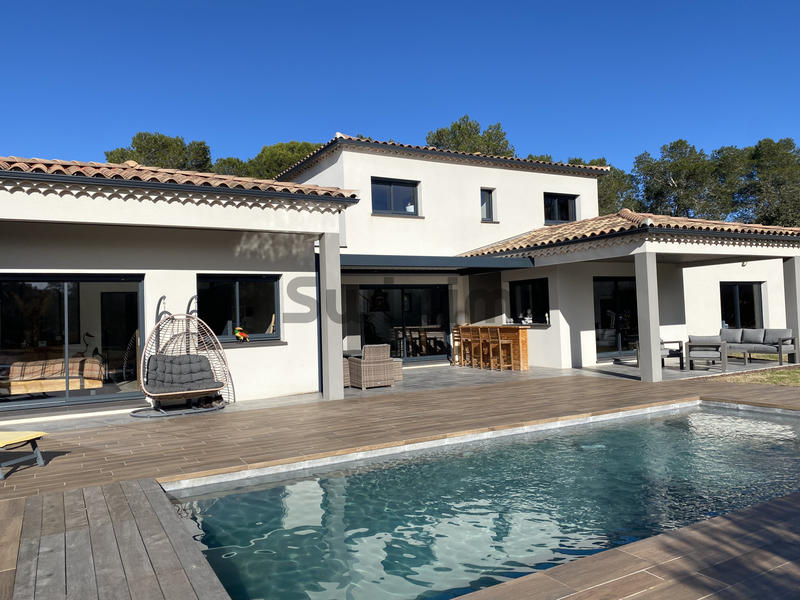 Villa - 220 m² - 7 pièces