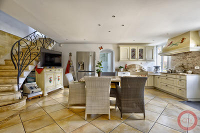 Maison ancienne - 247 m² - 6 pièces