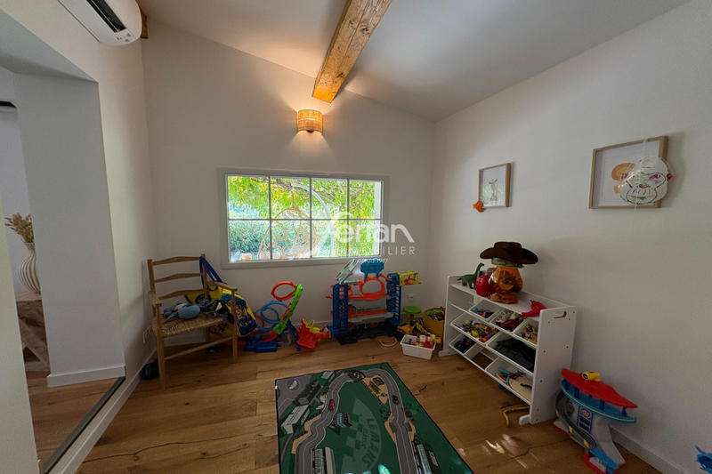 Maison - 170 m² - 8 pièces