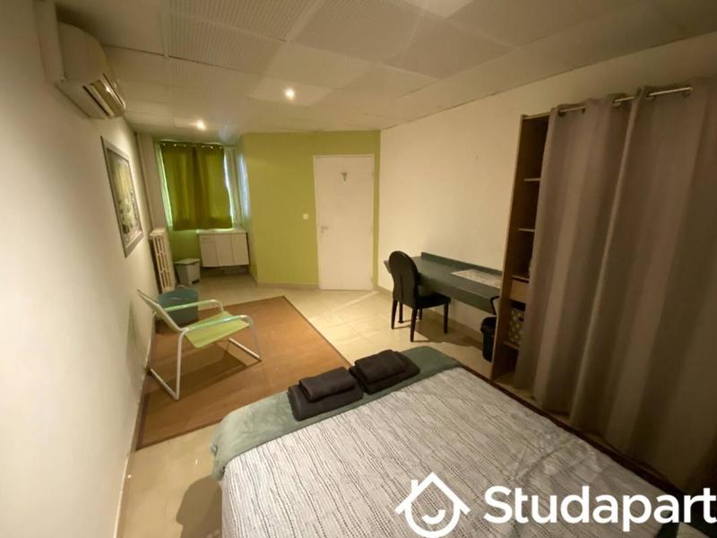 Chambre - 15 m² - 1 pièce