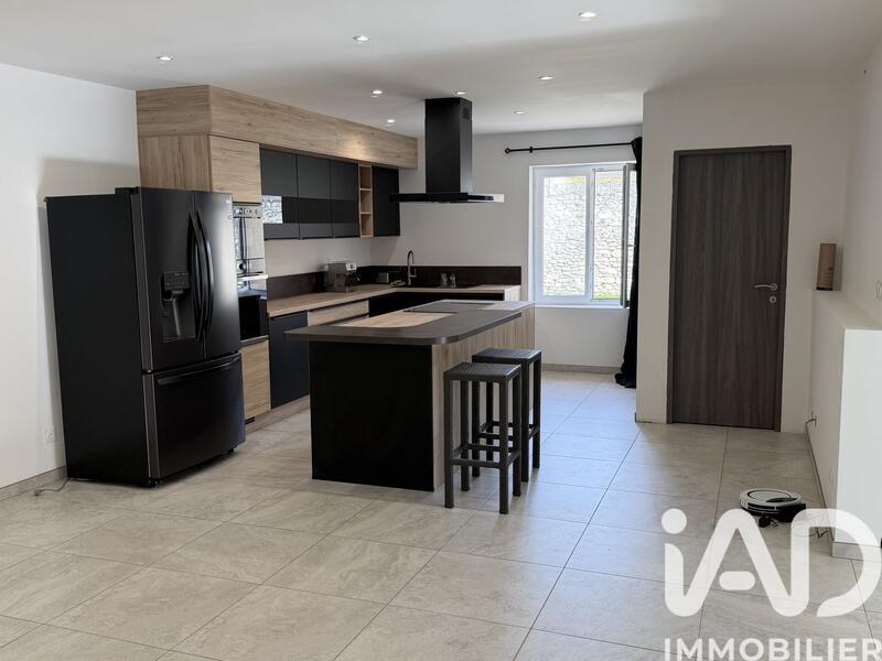 Maison - 224 m² - 8 pièces