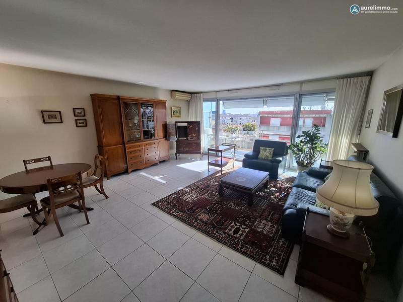 Appartement - 94 m² - 6 pièces