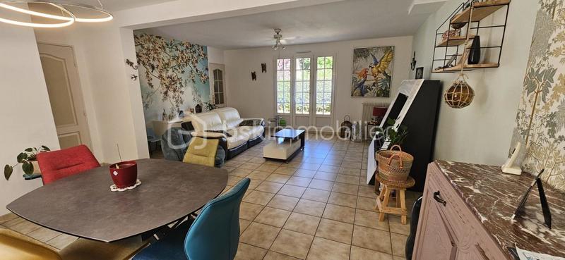 Maison traditionnelle - 159 m² - 6 pièces