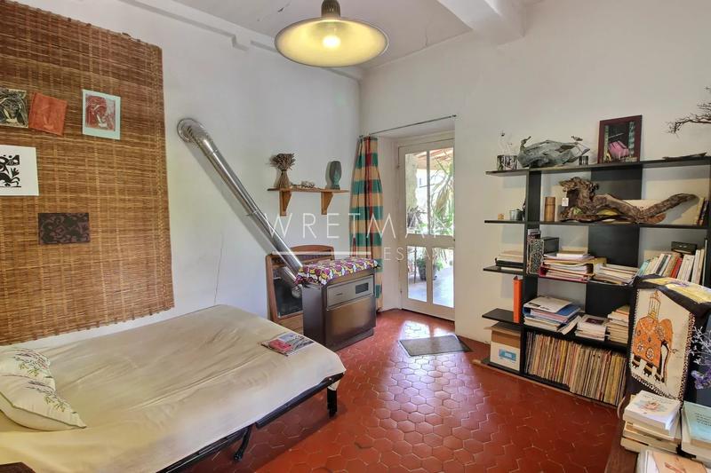 Appartement - 95 m² - 6 pièces