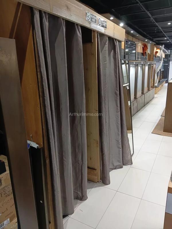 Magasins - 71 m²