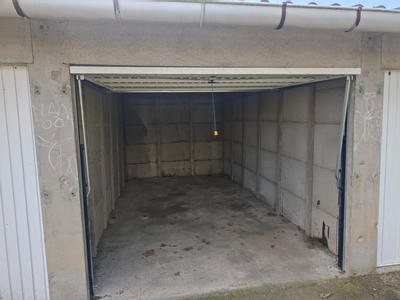 Parking / Garage - 12 m²