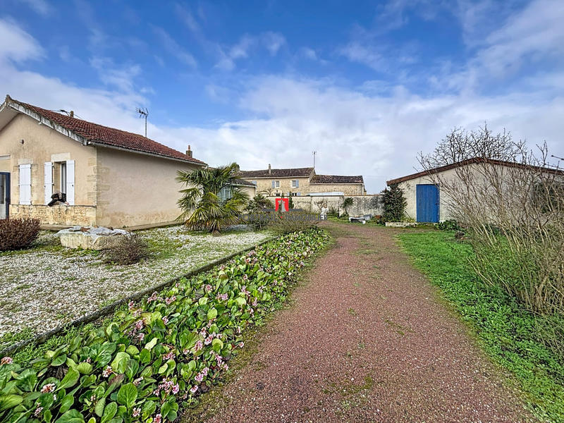 Maison traditionnelle - 95 m² - 4 pièces