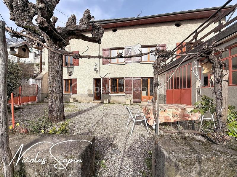 Maison - 108 m² - 5 pièces