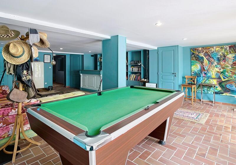 Maison - 266 m² - 8 pièces