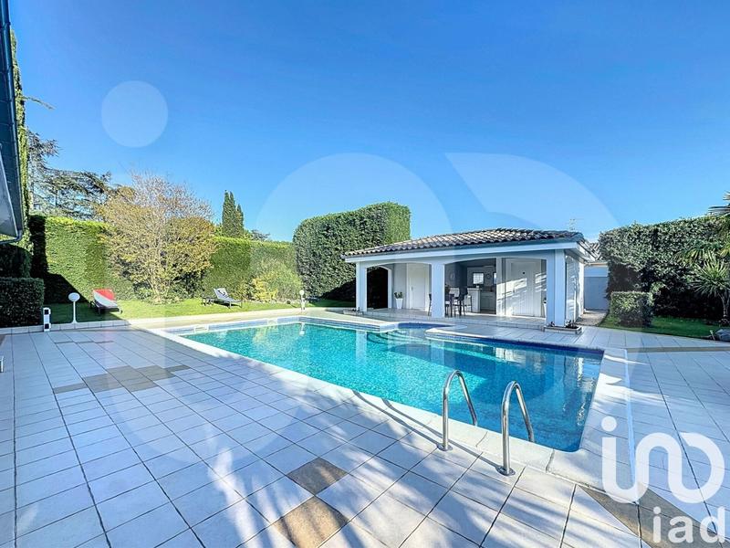 Maison - 285 m² - 7 pièces