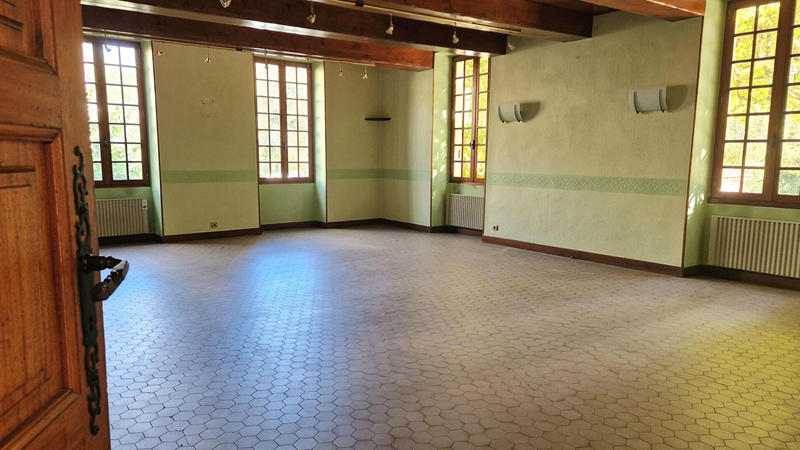 Maison - 210 m² - 7 pièces