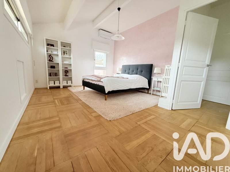 Maison - 271 m² - 9 pièces