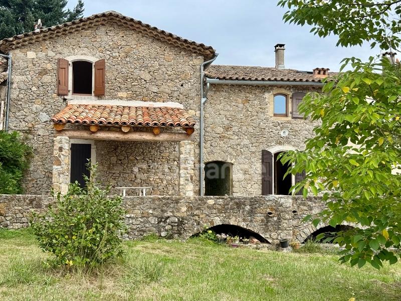 Maison - 185 m² - 9 pièces