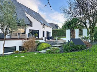 Maison contemporaine - 207 m² - 7 pièces