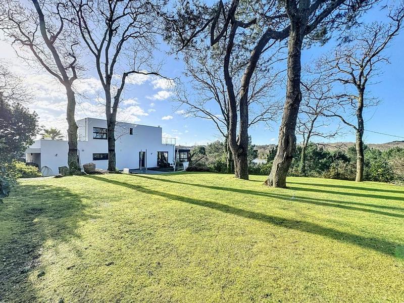 Maison - 213 m² - 5 pièces