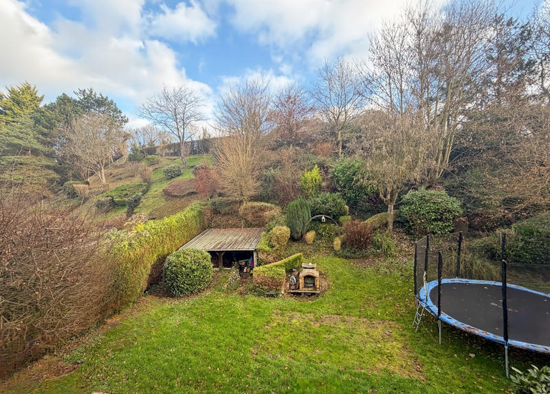 Maison - 90 m² - 5 pièces