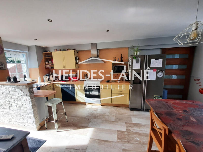 Maison - 201 m² - 7 pièces