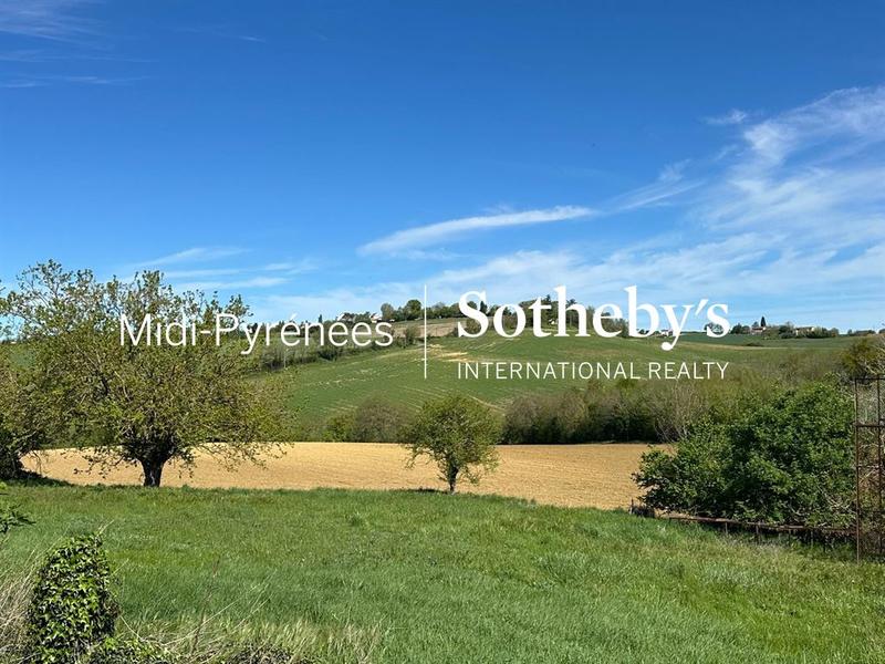 Propriété - 350 m² - 10 pièces