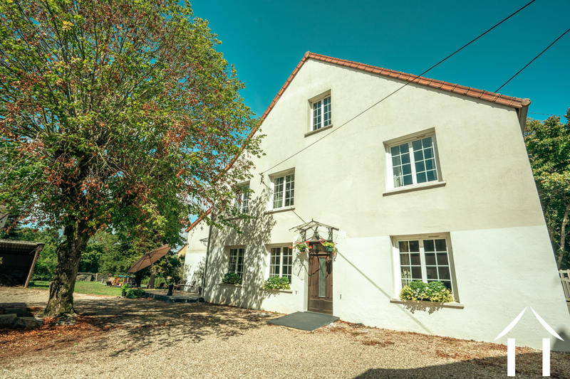 Maison - 248 m² - 8 pièces