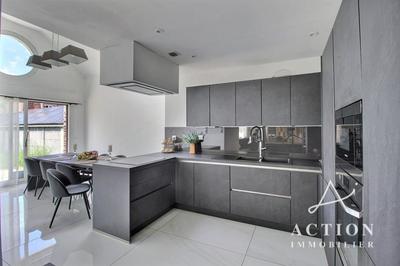 Maison - 190 m² - 7 pièces