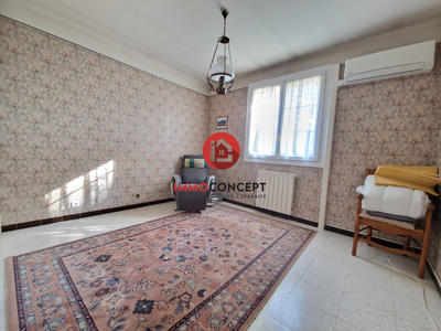 Maison traditionnelle - 153 m² - 7 pièces