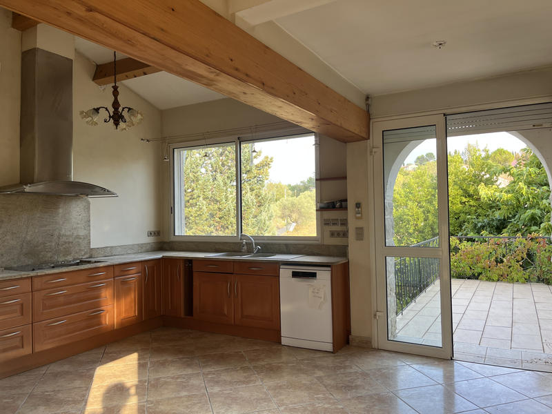 Maison - 232 m² - 8 pièces
