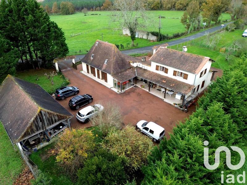 Maison de village - 215 m² - 9 pièces