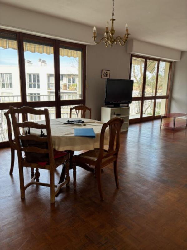 Appartement - 95 m² - 5 pièces