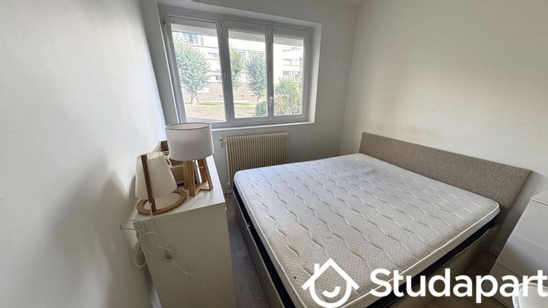 Chambre - 64 m² - 1 pièce