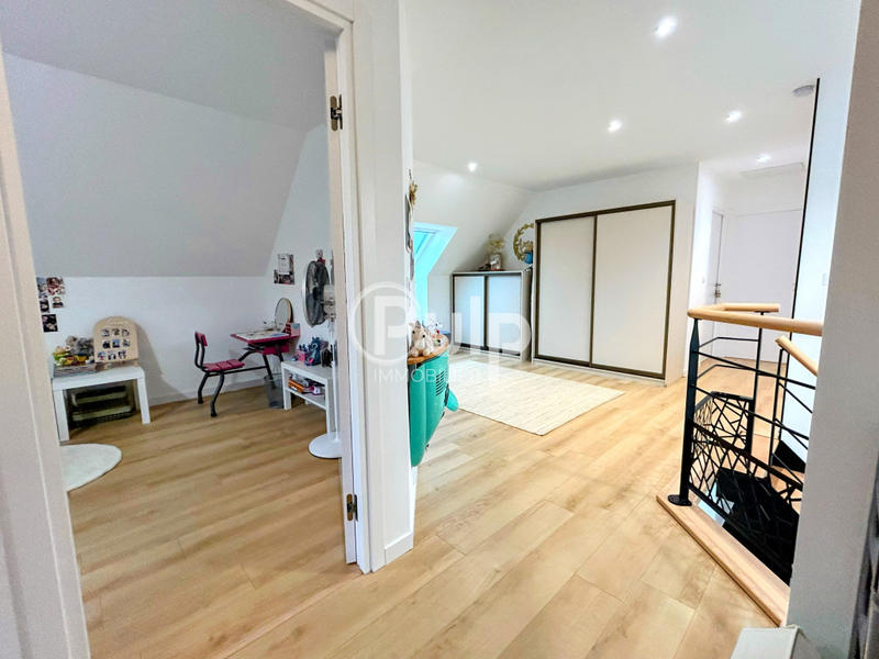 Maison - 174 m² - 7 pièces