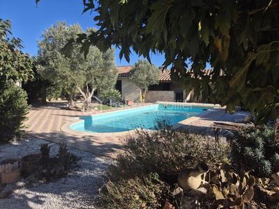 Maison traditionnelle - 180 m² - 7 pièces