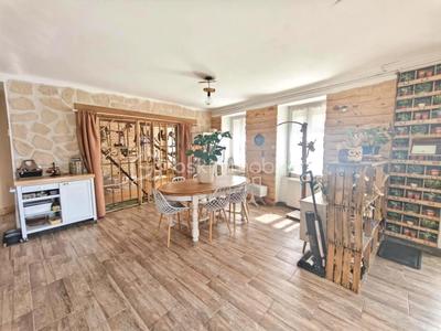 Maison en pierre - 230 m² - 9 pièces