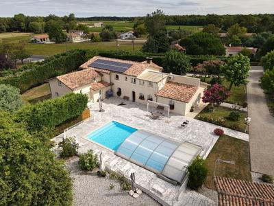 Propriété - 420 m² - 11 pièces