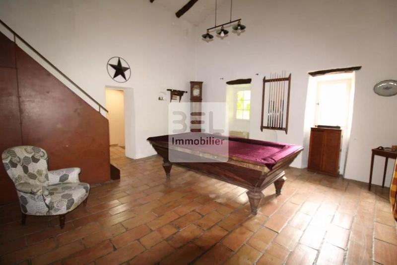 Propriété - 740 m² - 22 pièces