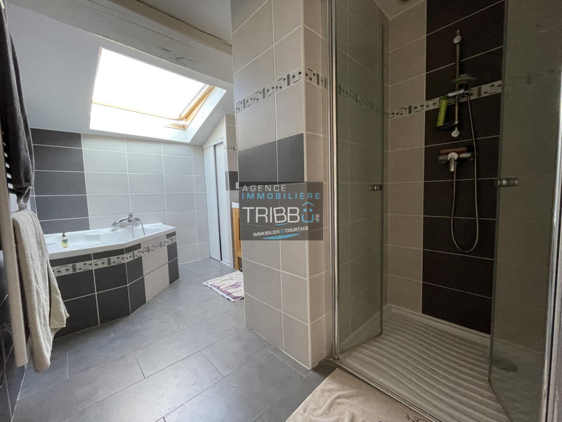 Maison - 216 m² - 5 pièces