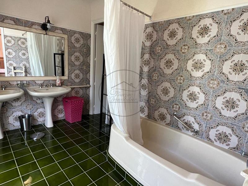 Demeure - 522 m² - 10 pièces