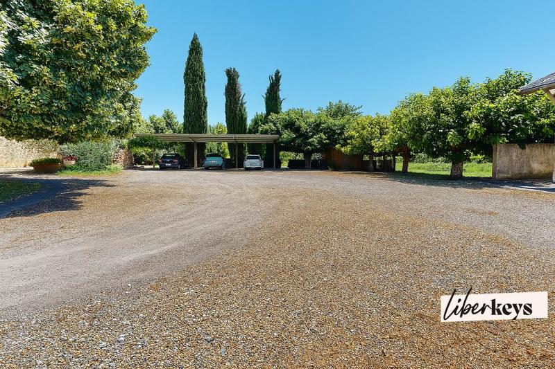 Maison de maîtres - 600 m² - 6 pièces