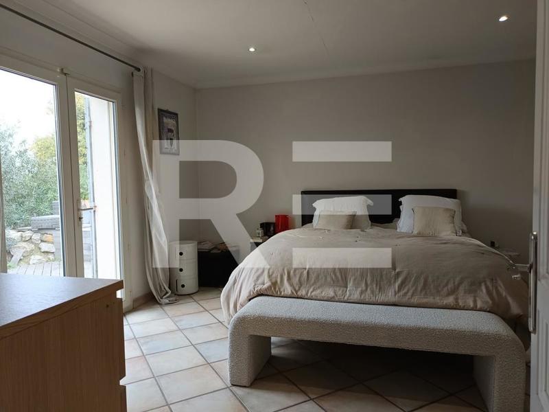 Maison - 198 m² - 5 pièces