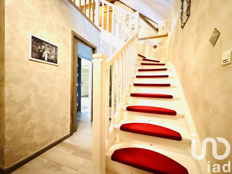 Maison - 204 m² - 5 pièces