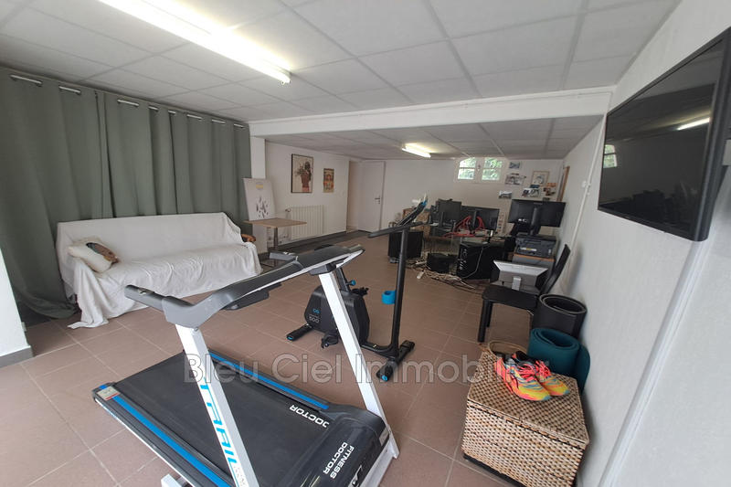 Propriété - 300 m² - 7 pièces