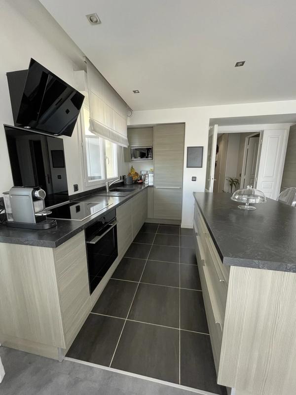 Appartement - 93 m² - 4 pièces