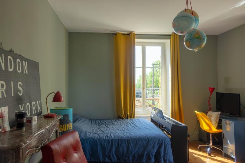 Maison - 285 m² - 8 pièces