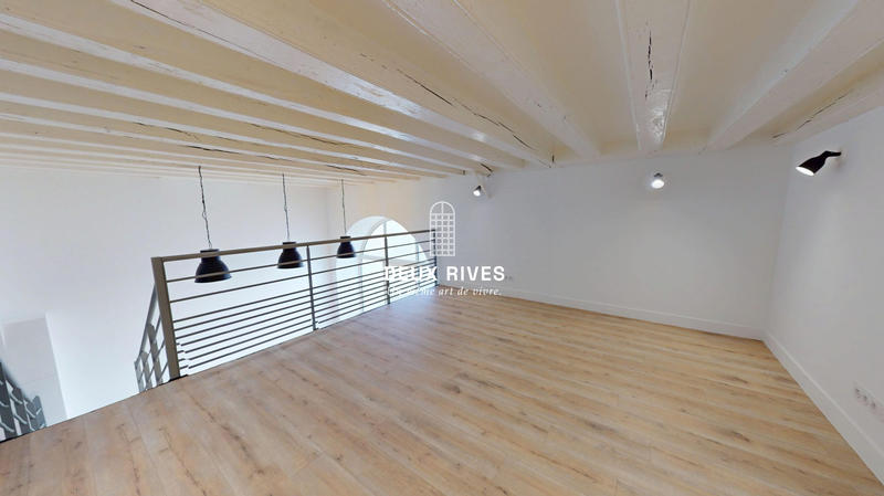 Loft - 84 m² - 4 pièces
