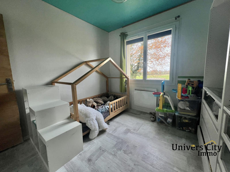 Maison - 94 m² - 5 pièces