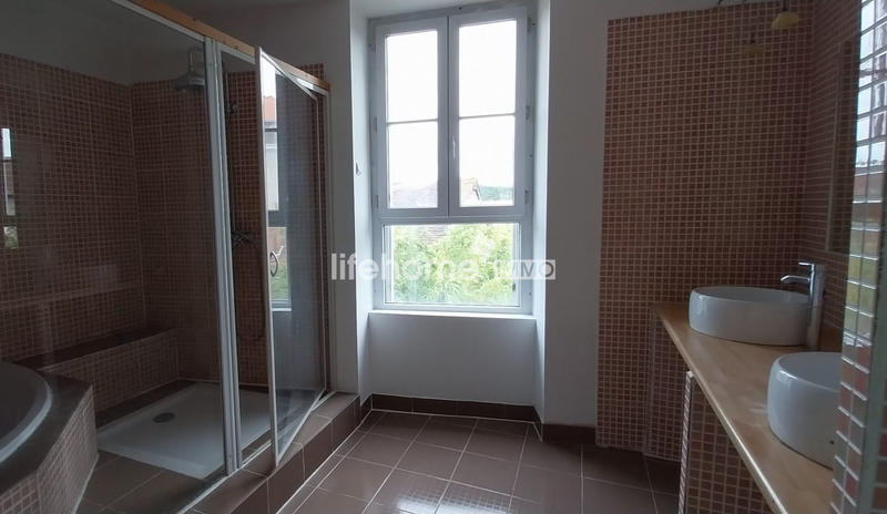 Maison - 200 m² - 7 pièces