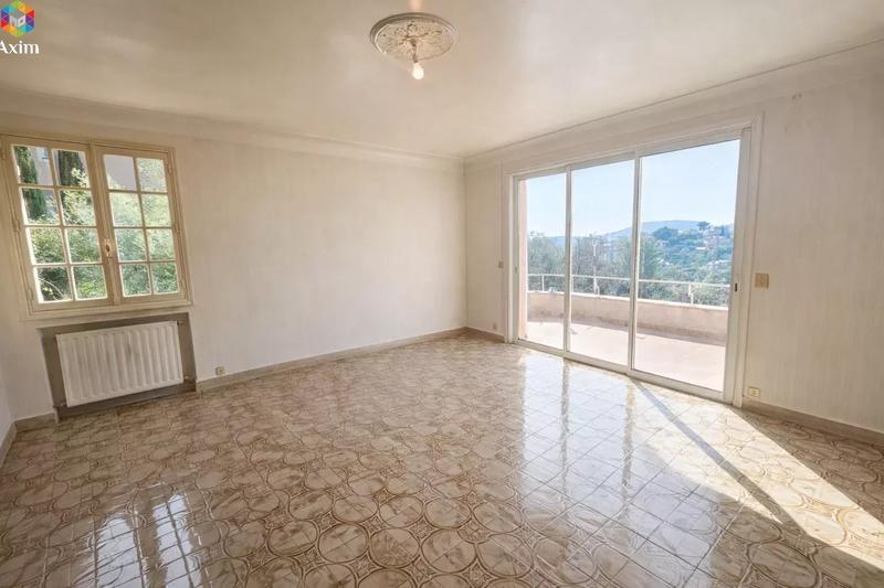 Villa - 218 m² - 8 pièces