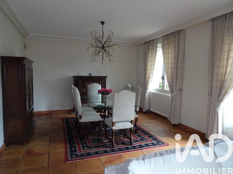 Maison - 205 m² - 8 pièces