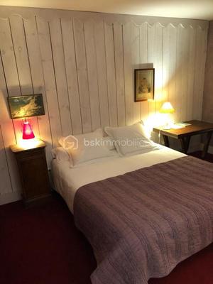 Maison - 500 m² - 11 pièces